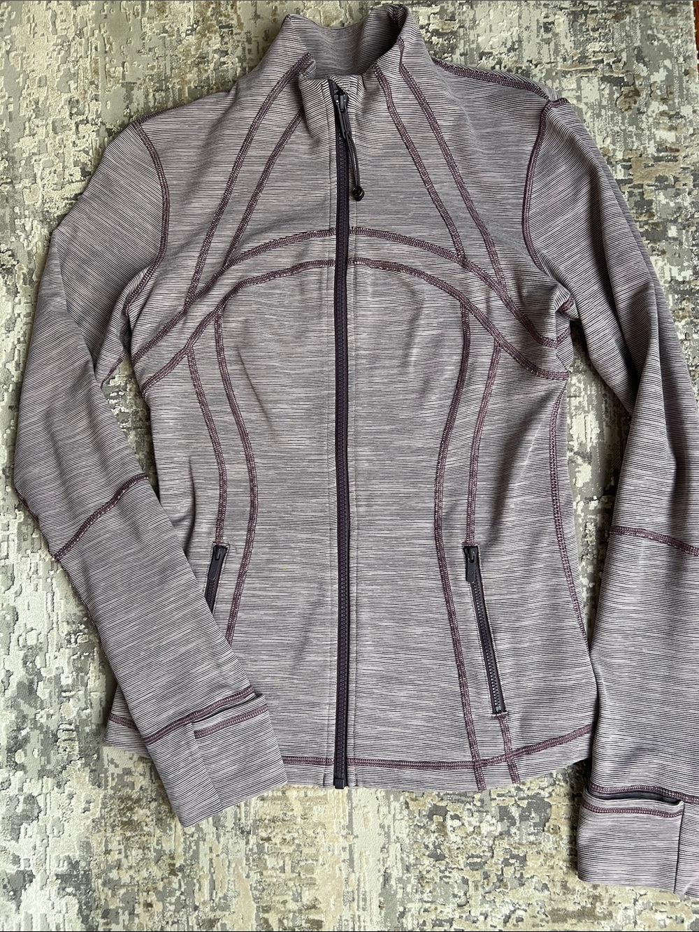 Lulu Lemon Women’s Heathered Lavender Full-Zip Active Jacket.